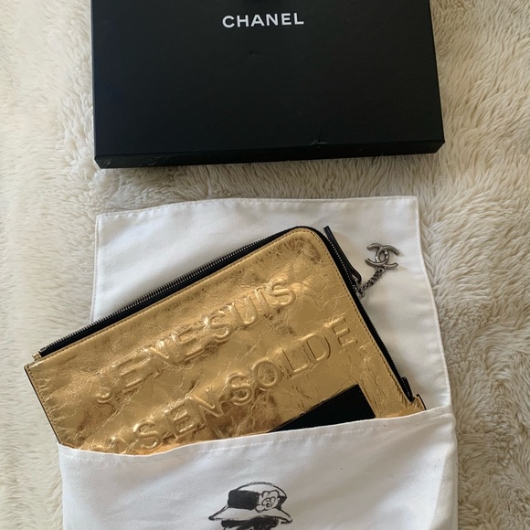 Authentic CHANEL clutch - Picture 2 of 15